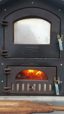Holzbackofen